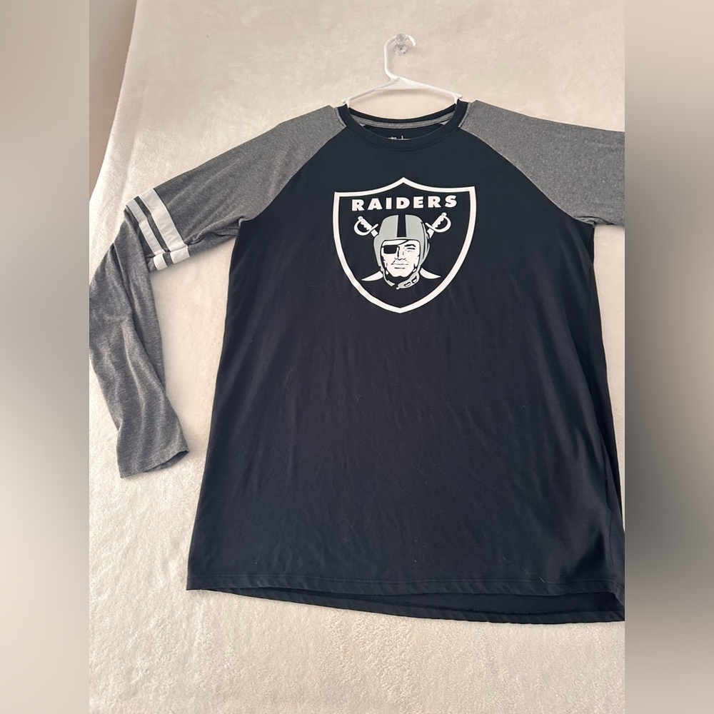 Gently Used Nike NFL Raiders Long Sleeve Dri-Fit Tee Medium Black/Gray - Unisex